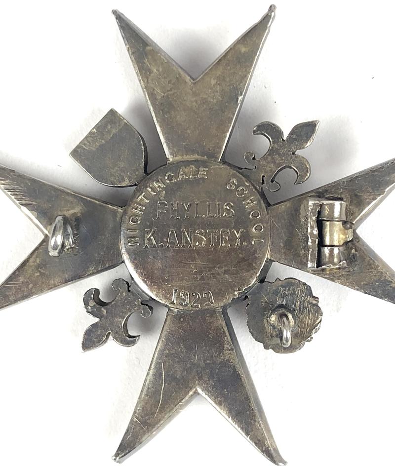 Nightingale School of Nursing St Thomas Hospital Badge in need of restoration