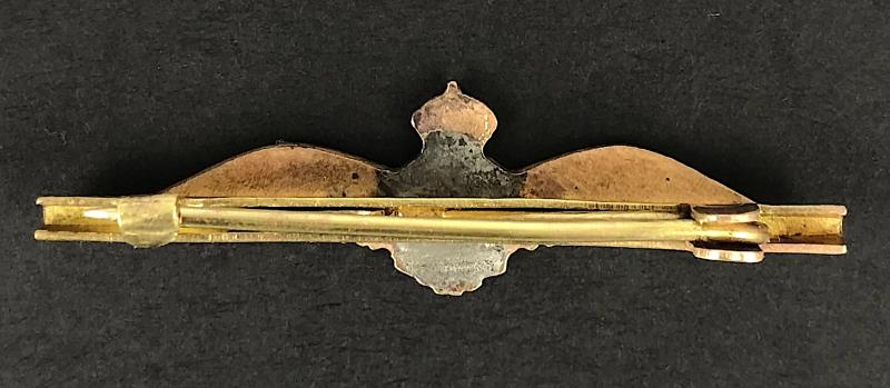 WW2 Royal Navy Fleet Air Arm pilot's wing gilt and enamel badge
